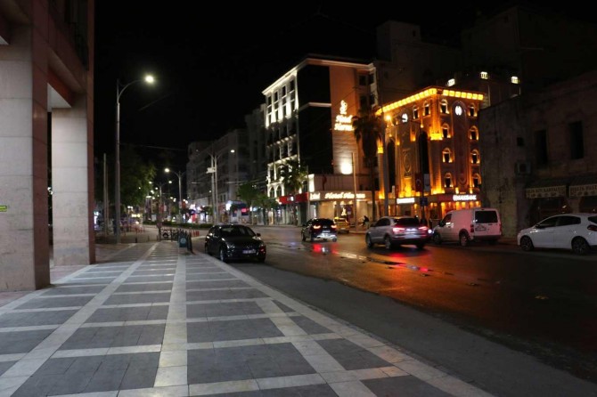 Şanlıurfa'da sokağa çıkma yasağı öncesi yoğunluk yaşanmadı