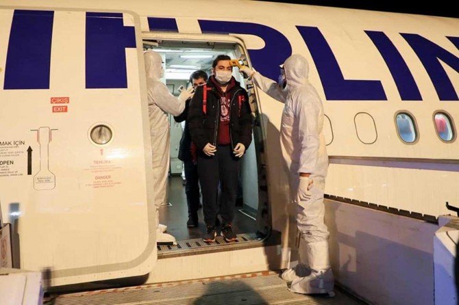 212 kesên ku ji Polonyayê hatin anîn li Orduyêhatin xistin karantînayê