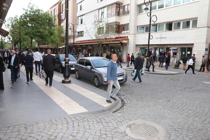 Sokağa çıkma yasağı sonrası Diyarbakırlılar dışarıya akın etti