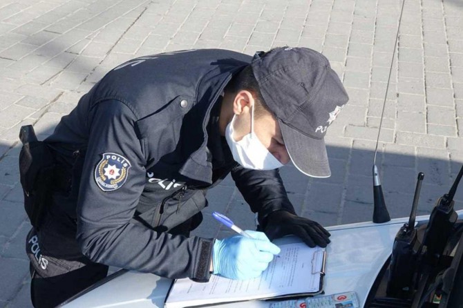 Gaziantep'te sokağa çıkan 20 yaş altı gençlere para cezası verildi