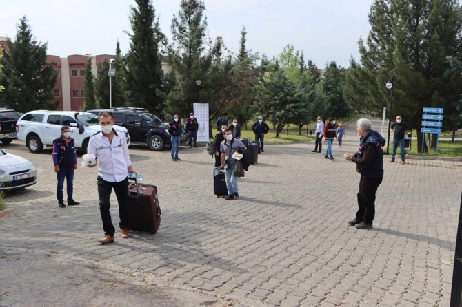Cezayir'den Şanlıurfa'ya getirilen 315 kişinin karantina süresi doldu