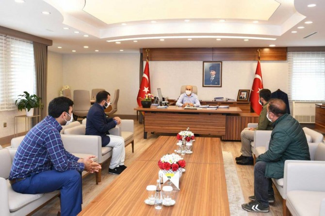 Mısır Çarşısı esnafı, Adana Valisi Demirtaş ile görüştü