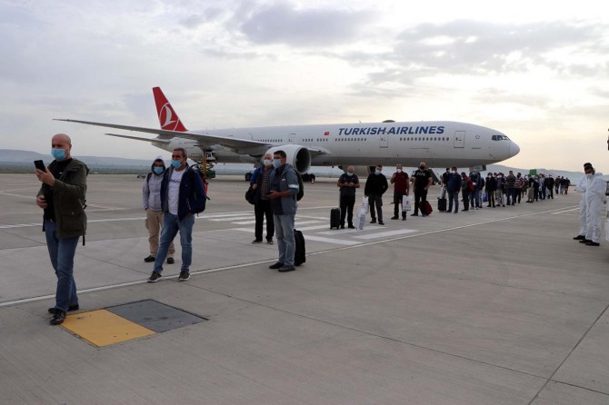 Covid-19 nedeniyle Bahreyn’den Gaziantep’e getirilen 62 kişi yurda yerleştirildi