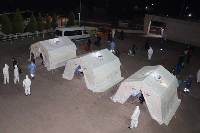 Ukrayna'dan getirilen vatandaşlar Manisa'da karantinaya alındı
