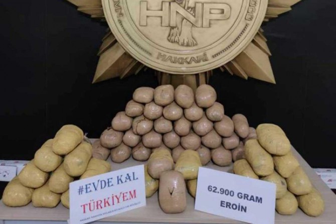 Hakkâri'de katırla taşınan yüklü miktarda eroin ele geçirildi