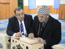 81 yaşında Kur'an-ı Kerim öğrendi video