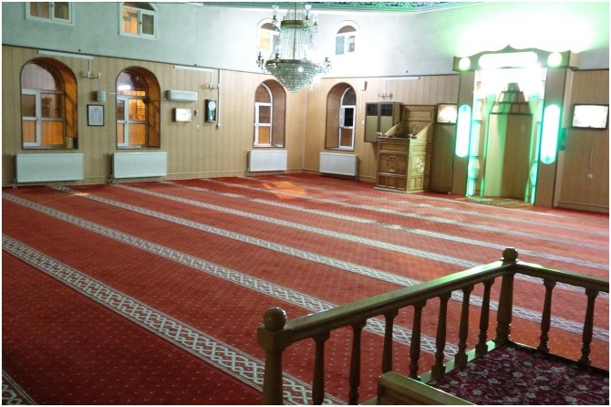 Van’da, Ramazan’ın ilk gecesinde Coronavirus salgını nedeniyle camiler boş kaldı