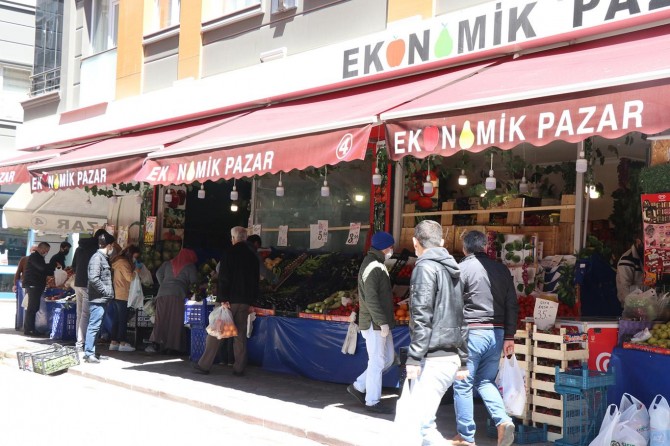 Ramazan'ın ilk gününde marketlerde yoğunluk yaşandı