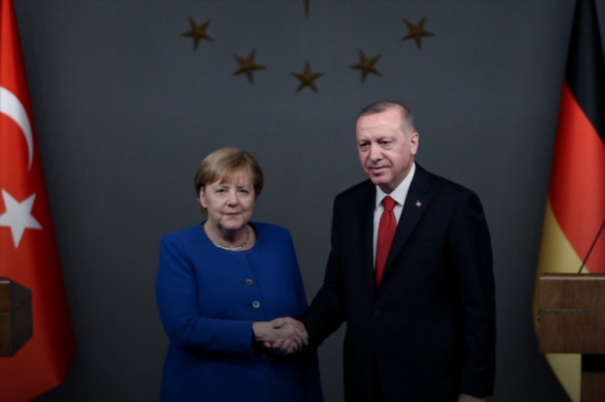 Cumhurbaşkanı Erdoğan, Almanya Başbakanı Merkel ile telefonda görüştü