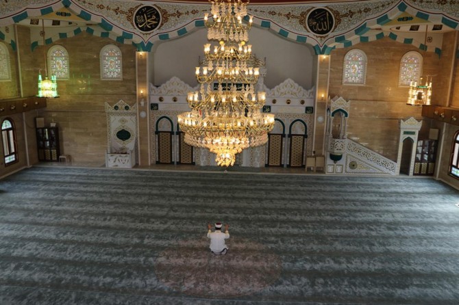 Ramazan’da cemaatsiz kalan camiler sessizliğe büründü