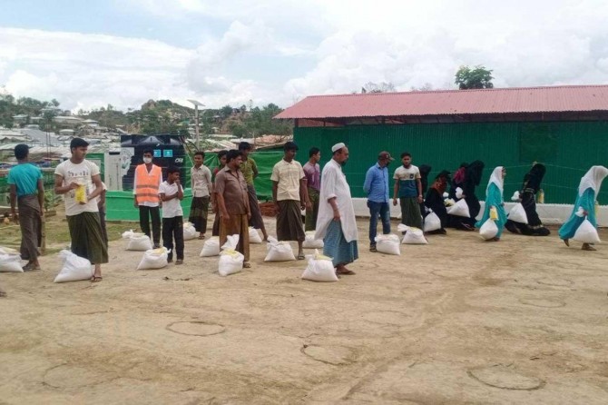 Hope Caravan delivers food aid to thousands of Arakanese families in Bangladesh