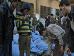 Brahimi: Hükümet ve muhalefet Suriye'yi yıkıma götürüyor