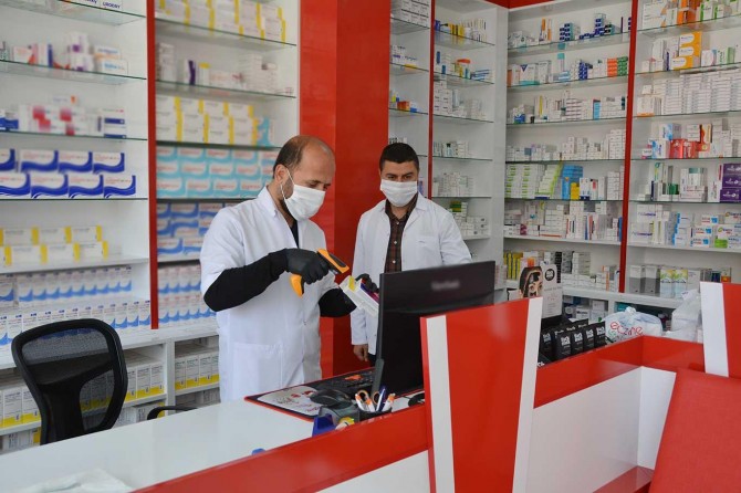 Batman'da eczanelerde ücretsiz maske dağıtımına başlandı