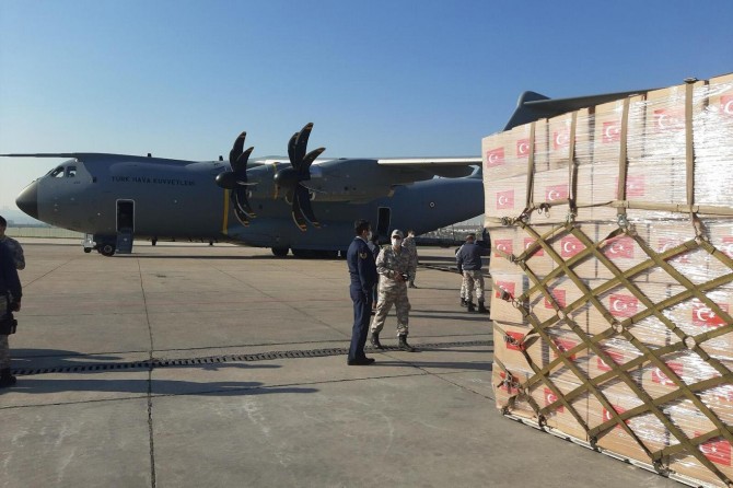 Türkiye'nin Coronavirus ile mücadele kapsamındaki yardımı ABD'ye ulaştı