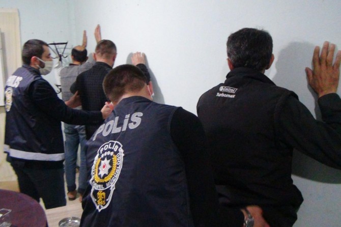 Mardin’de kumar operasyonu: 8 kişiye 39 bin lira idari para cezası verildi