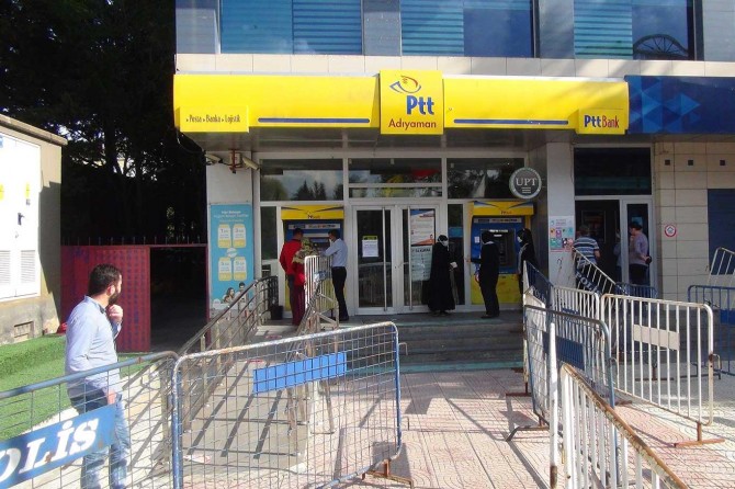Adıyaman'da PTT'nin sistemi çökünce ödemeler haftaya kaldı