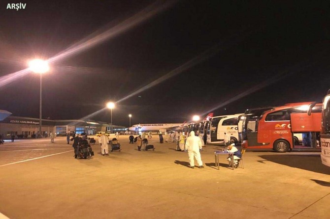 Suudi Arabistan'daki 168 Türkiye vatandaşı Adana'ya getirildi