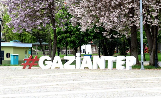 Sokağa çıkma yasağının ilk gününde cadde ve sokaklar sessizliğe büründü