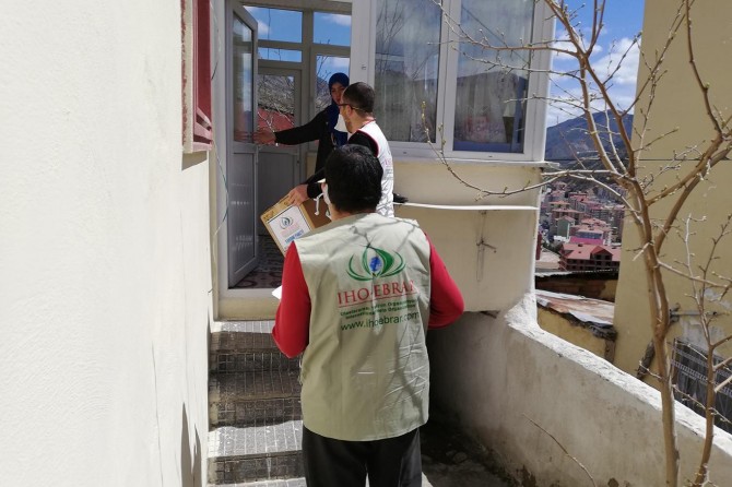 IHO EBRAR delivers food aid in Gümüşhane, northeastern Turkey