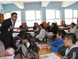 Diyarbakır Valisi Mustafa Toprak, SBS kurslarını ziyaret etti