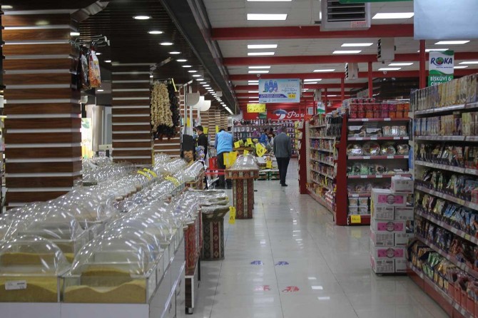 Van esnafı sokağa çıkma yasaklarından ve kısıtlamalardan memnun