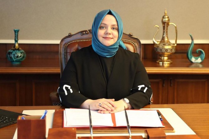 Çalışma Bakanı Selçuk: "Güvenliğiniz için kişisel bilgilerinizi paylaşmayın"