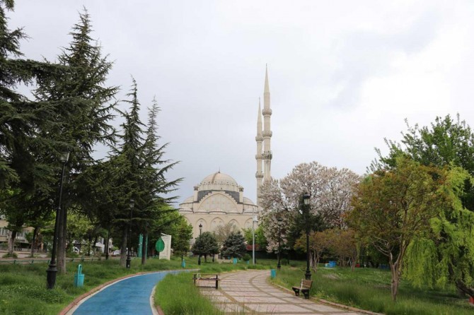 Gaziantep'te Camilerden gün boyu dua ve tekbir sesleri yükseliyor