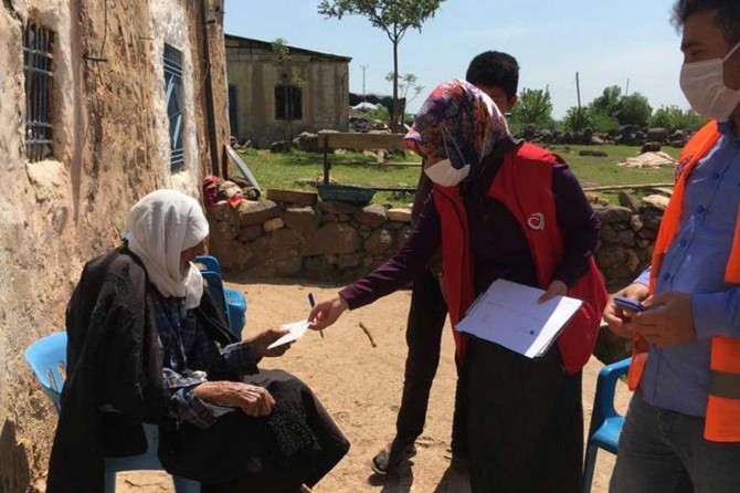 Şanlıurfa'da 65 yaş üstü vatandaşların ihtiyaçları karşılanıyor