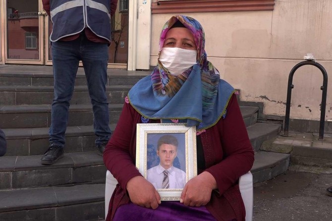 Ailelerin evlat nöbetindeki bekleyişleri 245'inci gününe girdi