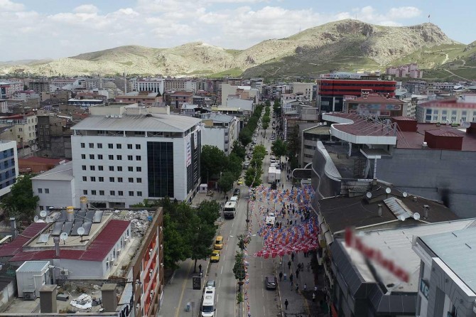 Van'ın en işlek caddeleri yenileniyor