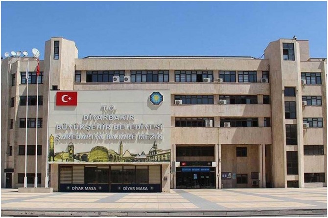 Diyarbakır Büyükşehir Belediyesi, araç kiralamadaki asılsız iddiaları yalanladı