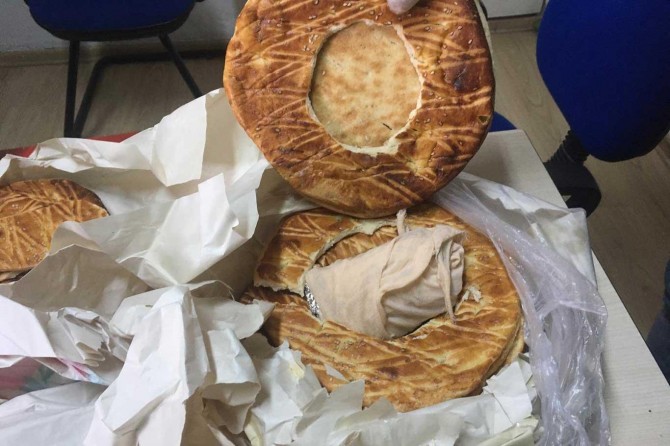 Van'da kargo kolisinde çöreklere zulalanmış uyuşturucu madde ele geçirildi