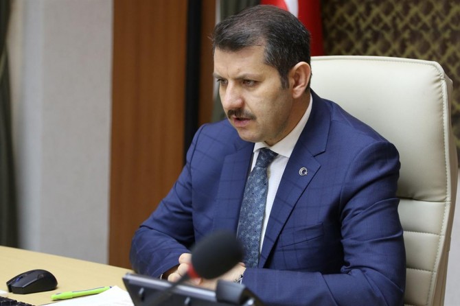 Vali Ayhan: "Salgın kontrol altında, Sivas bu noktada iyi seviyede"