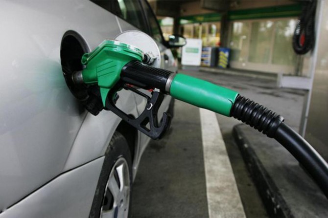 Motorinin litre fiyatında 7 kuruş indirime gidilecek