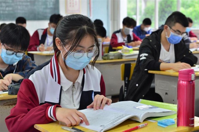 Coronavirus'ün merkezi Wuhan'da okullar yeniden açıldı