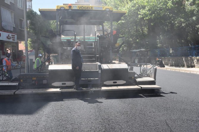 Diyarbakır'da sokak ve caddelerin asfaltlanması sürüyor