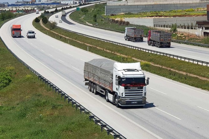 Gümrük kapılarında normalleşme süreci hız kazandı