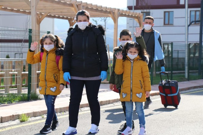 Gözetim altında kalan 565 kişi evine gönderildi