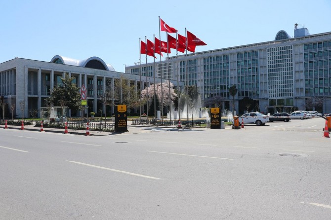 Covid-19 Bilimsel Danışma Kurulu: “AVM’leri açmak ligleri başlatmak için erken”