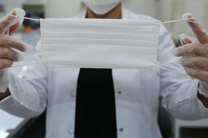 Coronavirus'un yayılmaması için büyük önem verilen maske satışı başladı