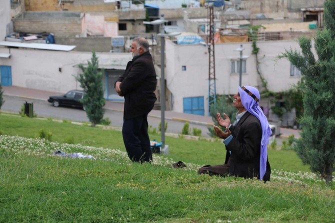 Şanlıurfalılar: Normalleşme sürecinde en başta camilerin açılmasını isterdik