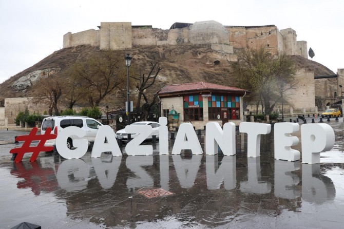 Sokağa çıkma yasağının ilk gününde Gaziantep sessiz bir güne uyandı