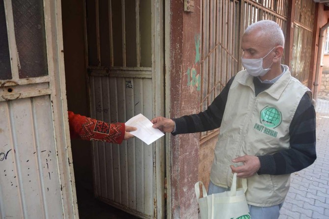 Hope Caravan provides cash assistance to orphans in southeast Turkey