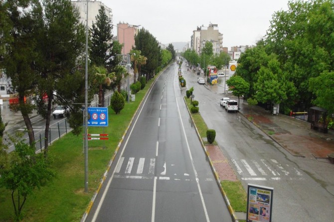 Hava yağışlı olunca Adıyamanlılar evde kaldı