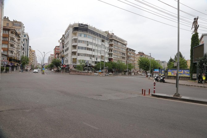5’inci kez uygulanan hafta sonu yasağında Diyarbakır yeniden sessizliğe büründü