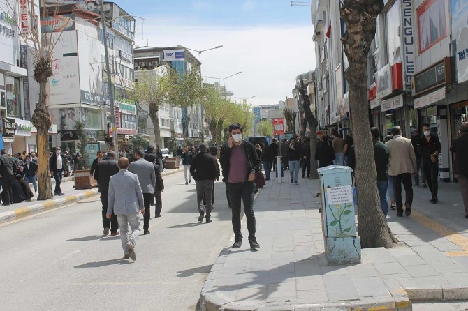 İzinsiz taziye kurulan Ortanca Mahallesi'nde Covid 19 vaka sayısı 93'e yükseldi