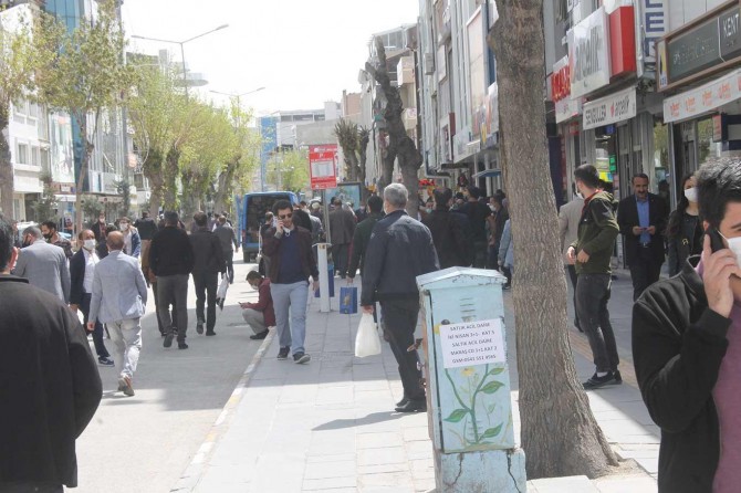 Yasak taziye kararına uyulmadı Coronavirus 2 il ve 4 ilçeye yayıldı