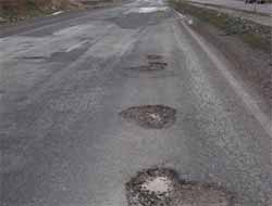 Cizre ile Silopi arasında bulunan İpekyolu köstebek yuvası gibi