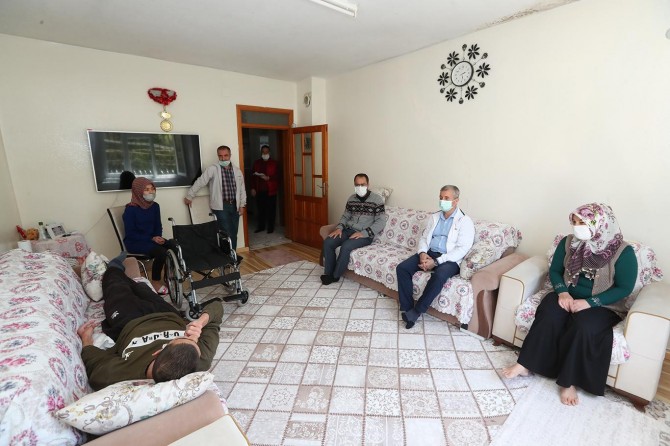 ​Bedensel engelli gencin tekerlekli sandalye hayali gerçekleşti