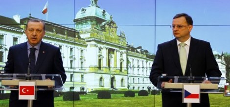 Erdoğan: AB Türkiye'yi oyalıyor, bu affedilebilir bir şey değil